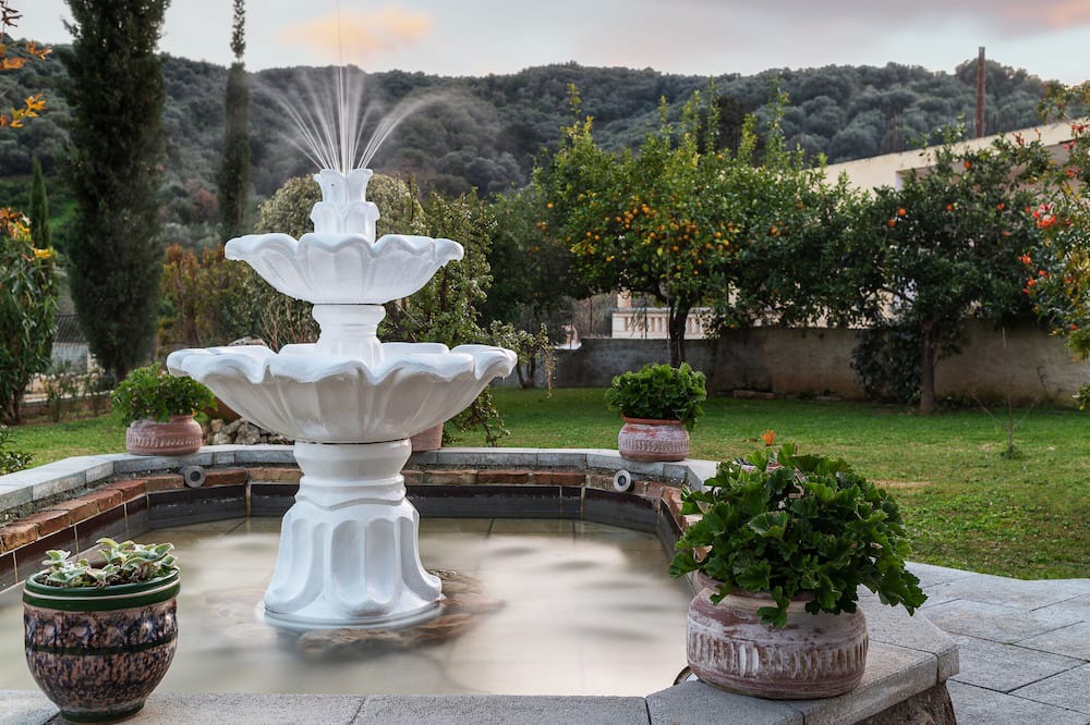 Photo of Outdoor in Vatolakkos