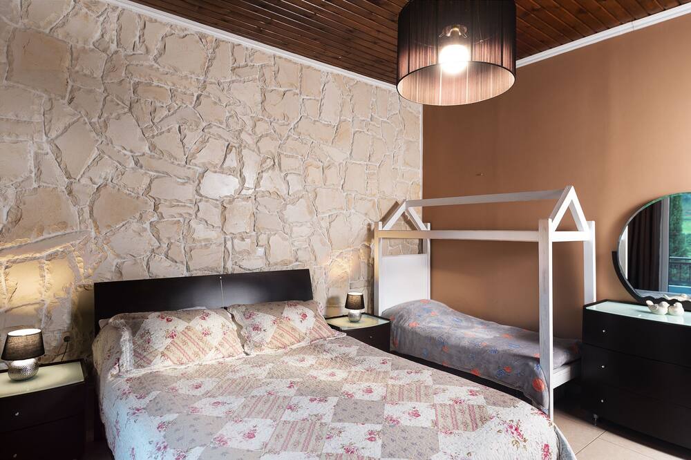 Photo of Bedroom in Vatolakkos