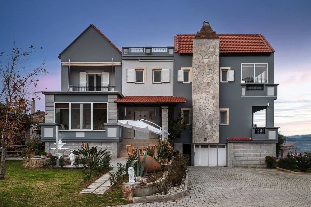 Photo of Outdoor in Vatolakkos