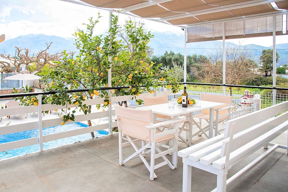 Photo of Patio Balcony in Paralia Kourna