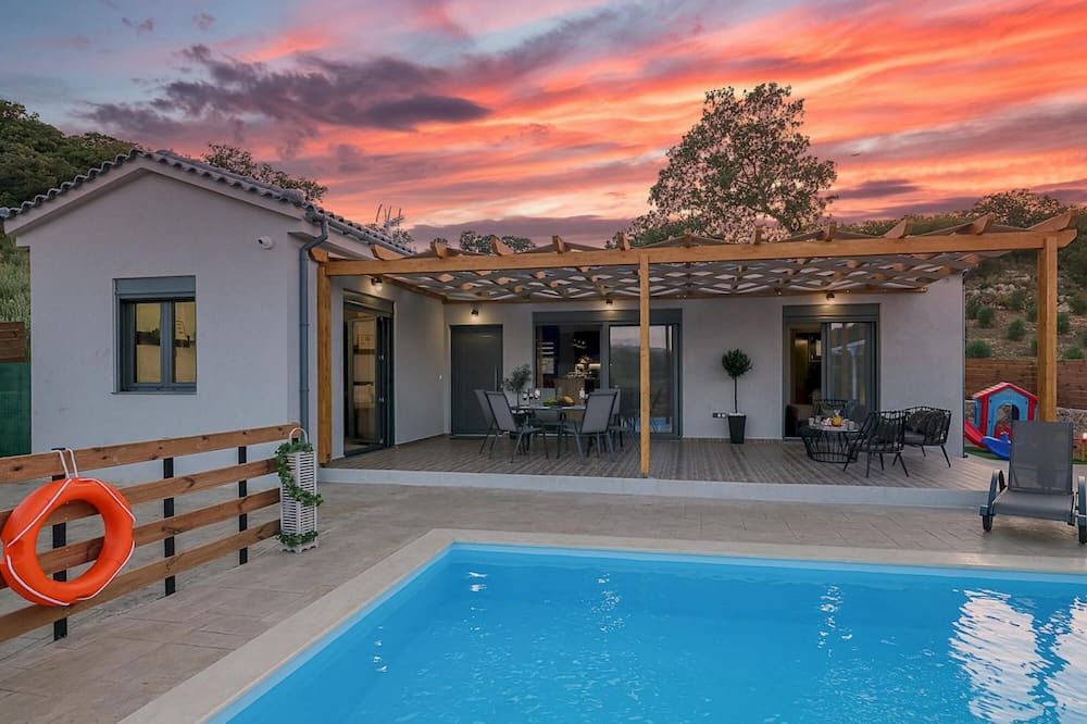 Photo of Outdoor in Monopari