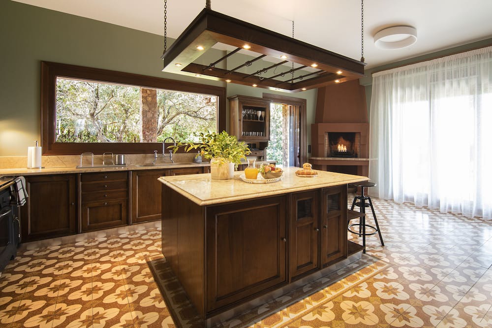 Photo of Kitchen in Varkiza