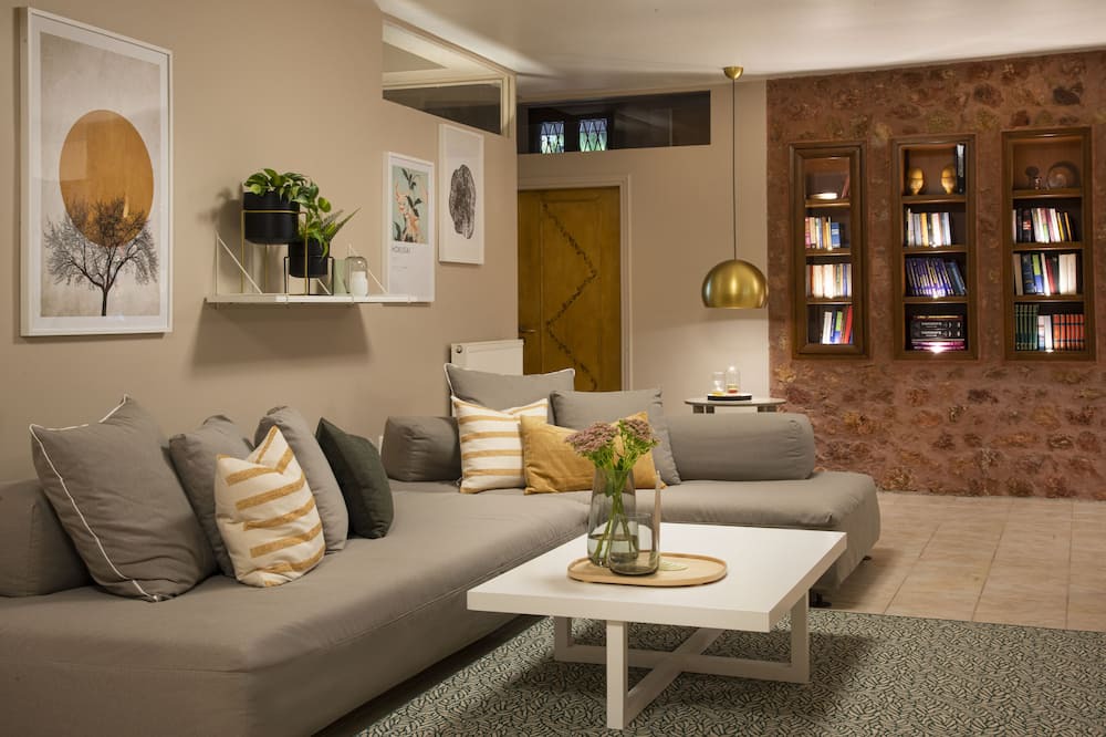 Photo of Livingroom in Varkiza