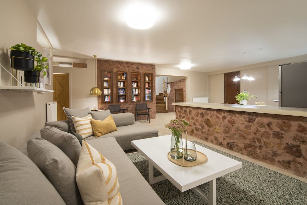 Photo of Livingroom in Varkiza