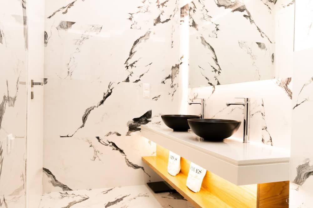 Photo of Bathroom in Aposelemis