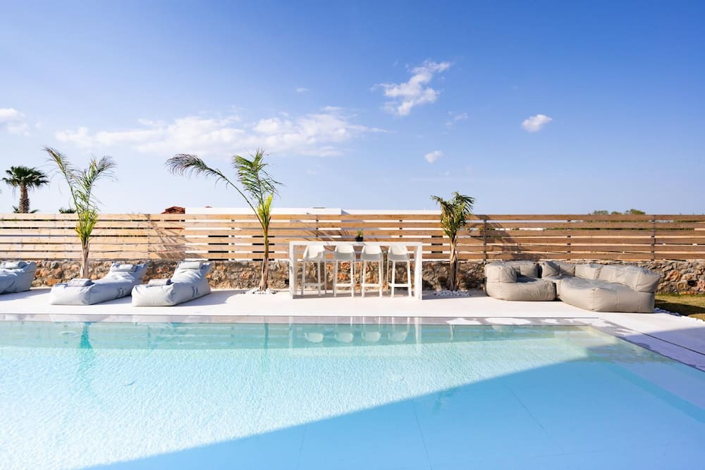 Photo of Outdoor in Aposelemis