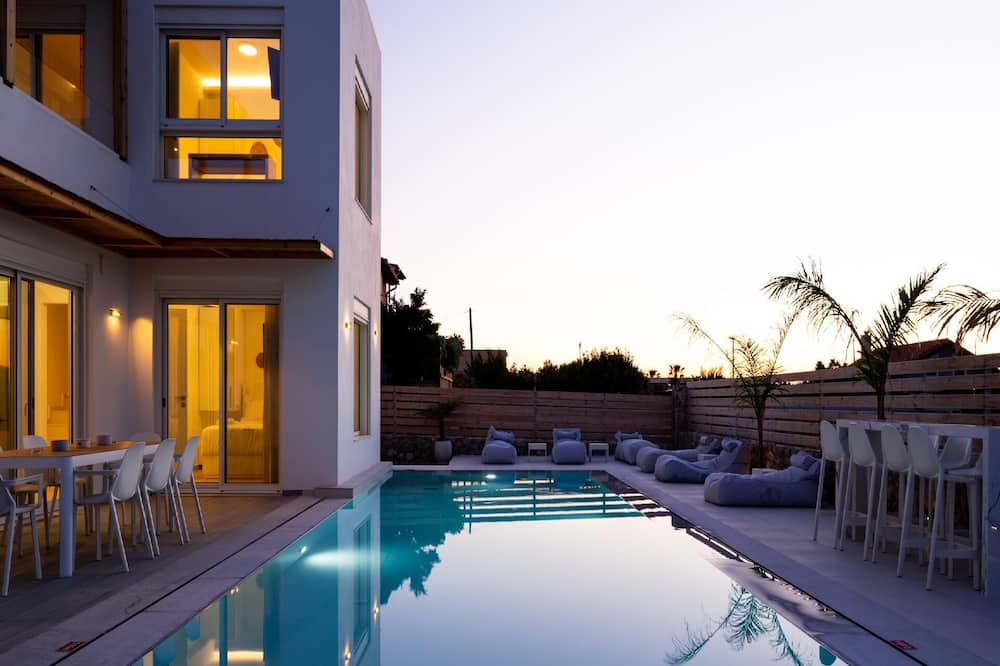 Photo of Outdoor in Aposelemis
