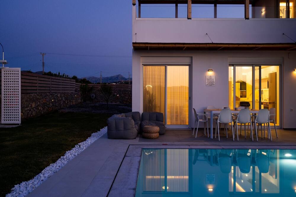 Photo of Outdoor in Aposelemis