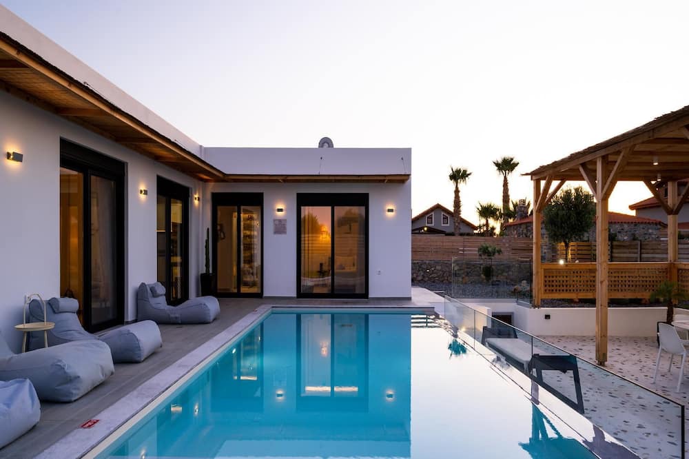 Photo of Outdoor in Aposelemis
