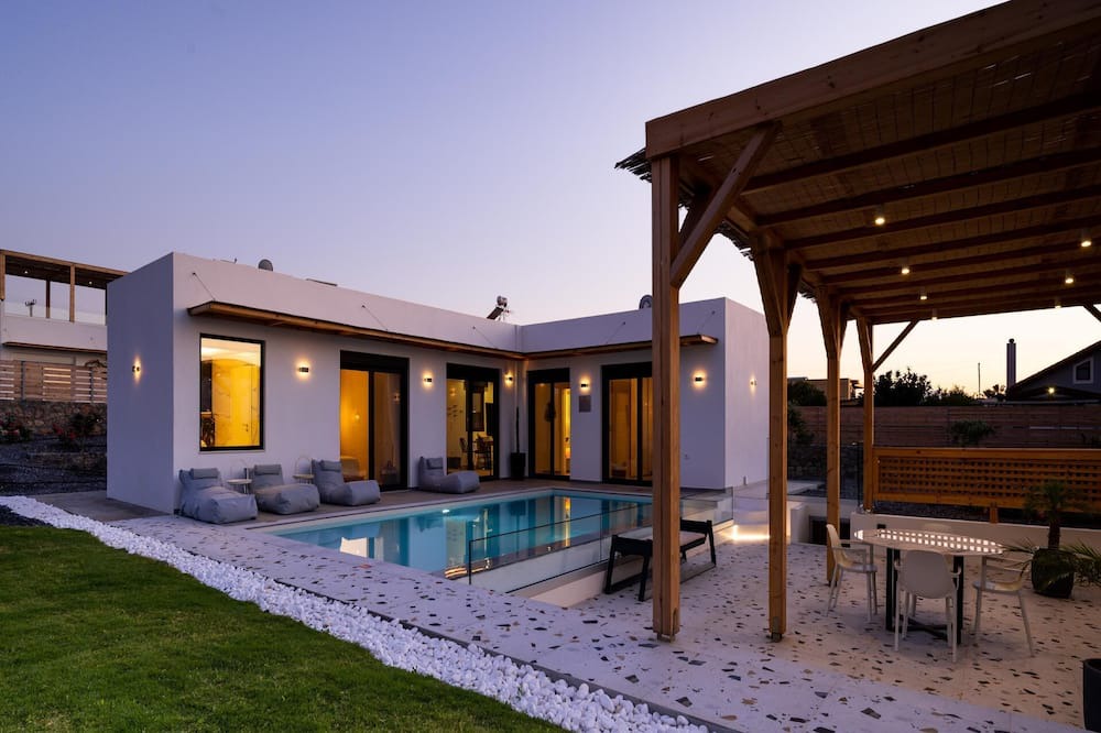 Photo of Outdoor in Aposelemis