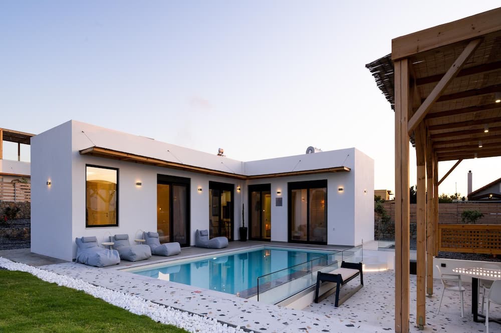 Photo of Outdoor in Aposelemis