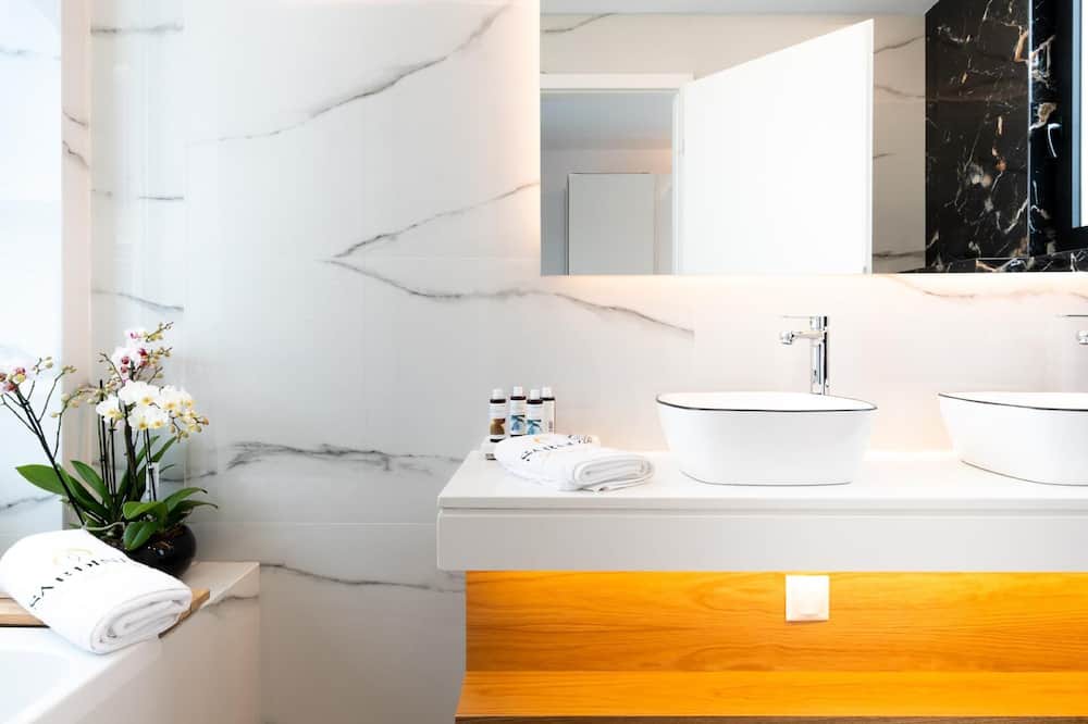 Photo of Bathroom in Aposelemis