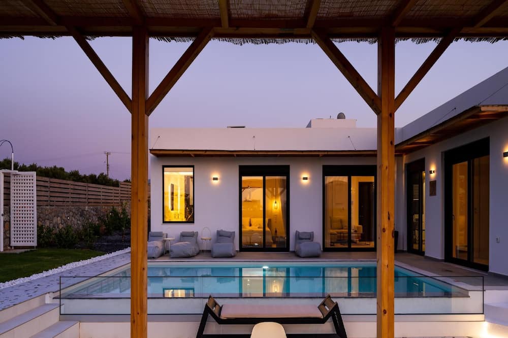 Photo of Outdoor in Aposelemis