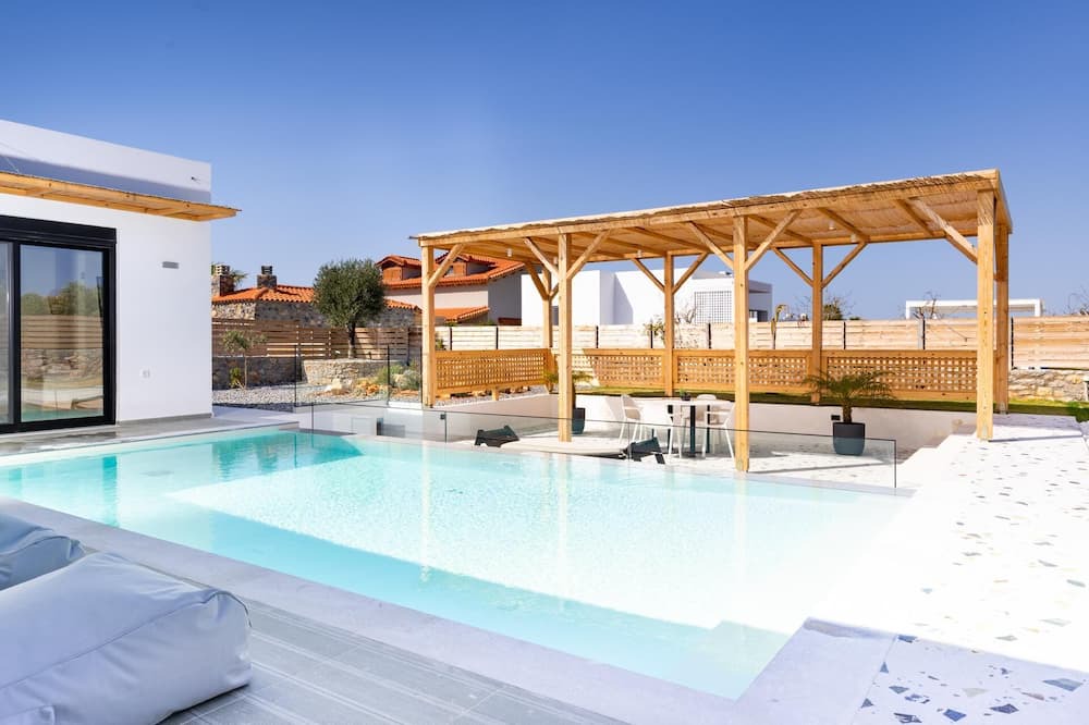 Photo of Outdoor in Aposelemis