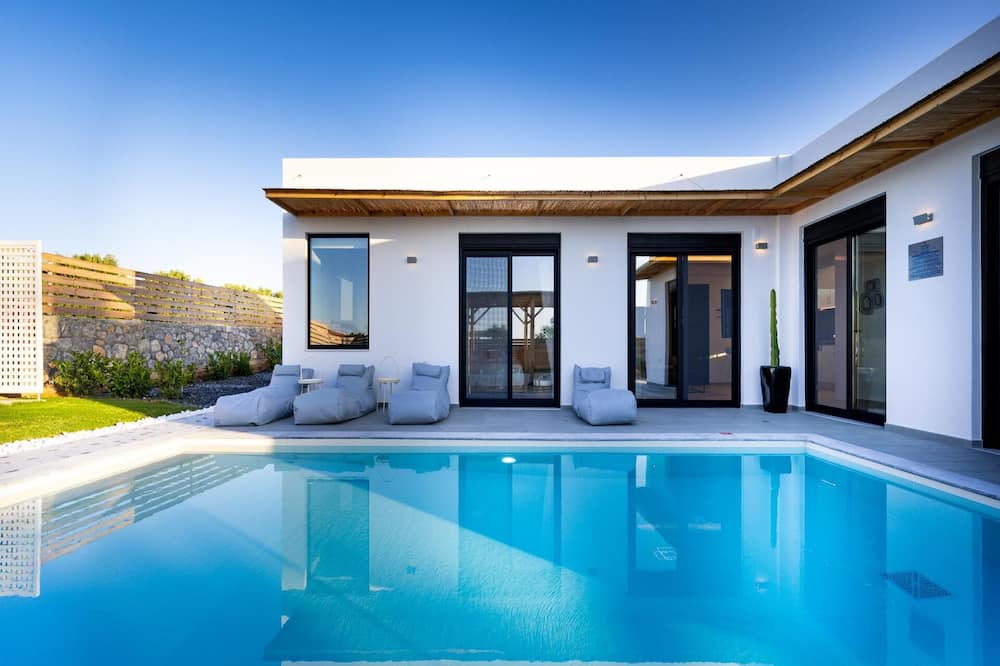 Photo of Outdoor in Aposelemis