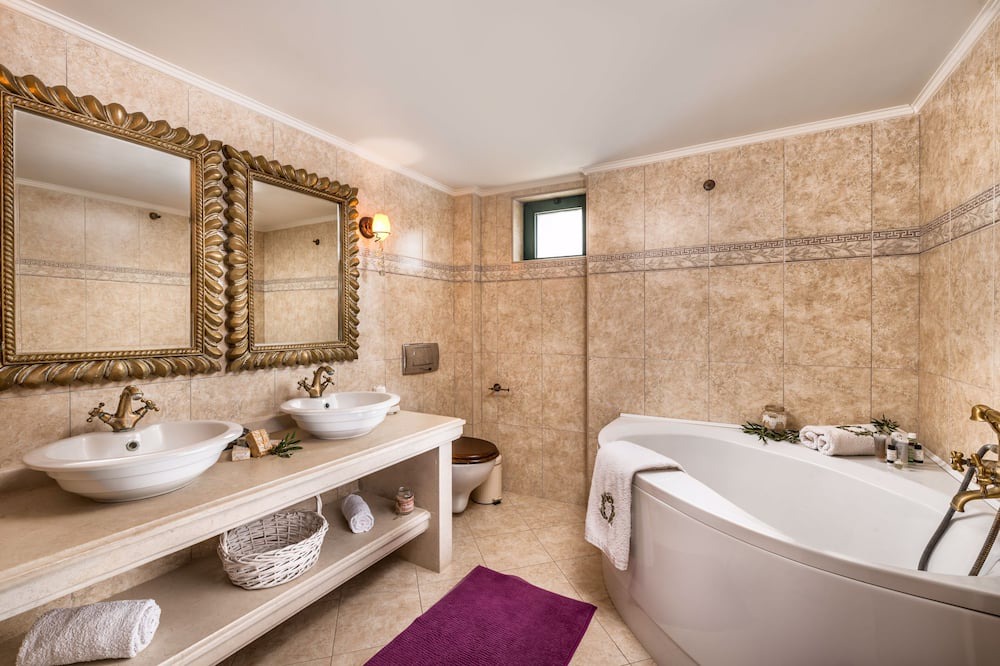 Photo of Bathroom in Koutouloufari