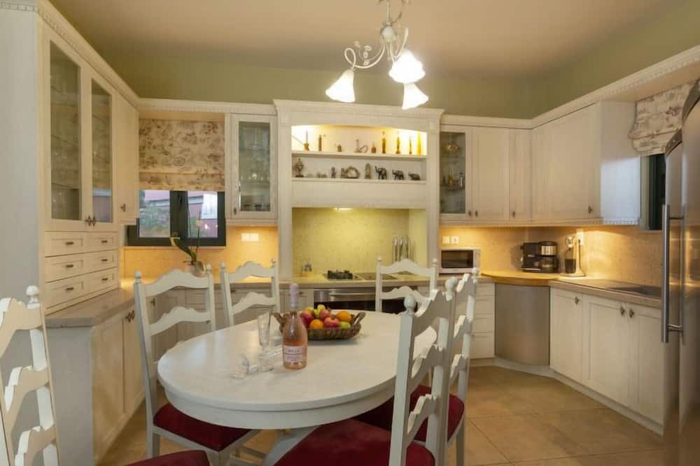 Photo of Kitchen in Koutouloufari