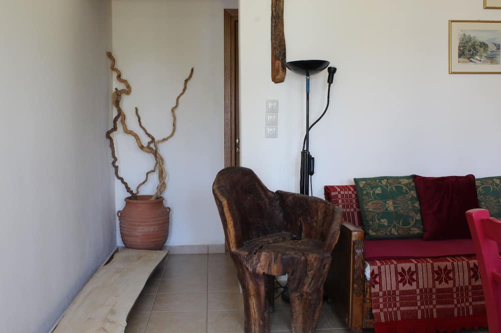 Photo of Livingroom in Faistos