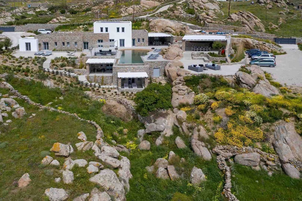 Photo of Outdoor in Plintri