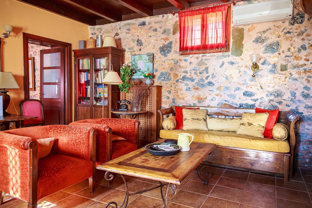 Photo of Livingroom in Anatoli