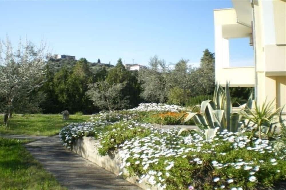 Photo of Outdoor in Pella Region