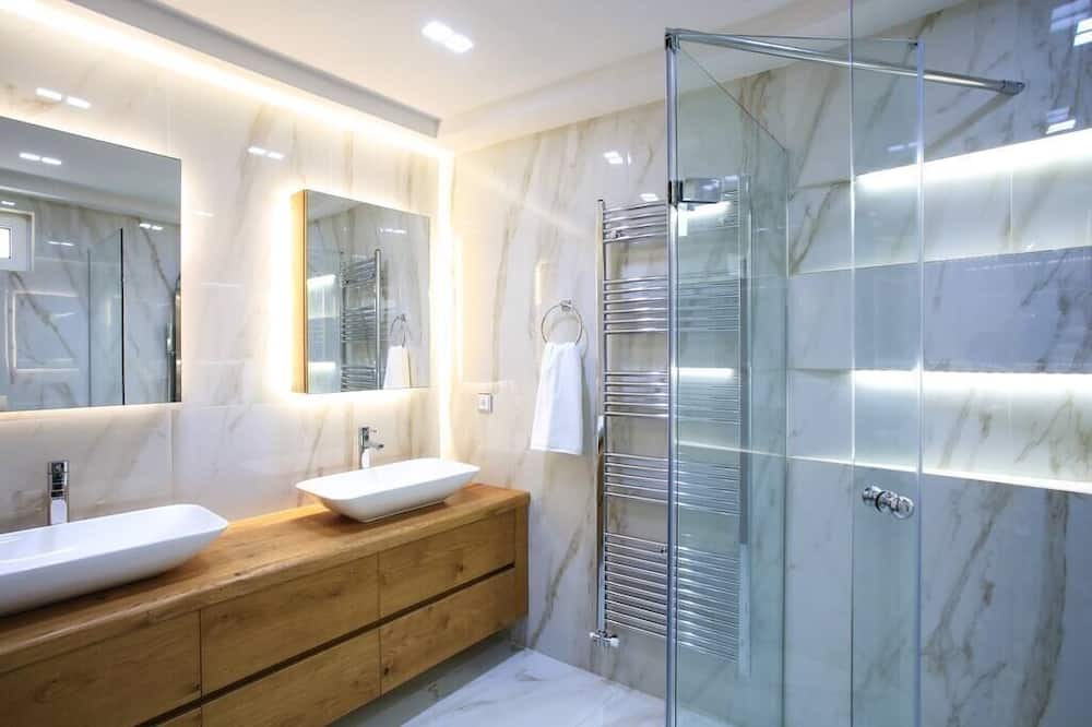 Photo of Others in Linoperamata