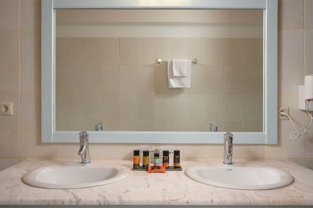 Photo of Bathroom in Maza