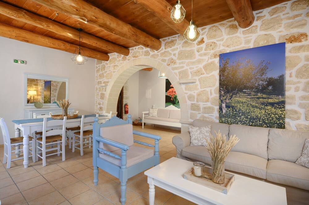 Photo of Livingroom in Maza