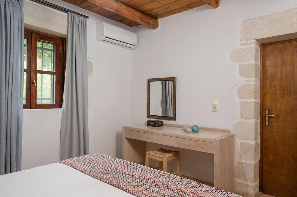 Photo of Bedroom in Maza