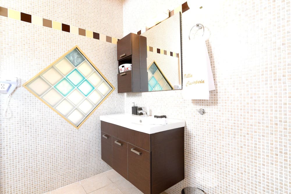Photo of Bathroom in Kropia