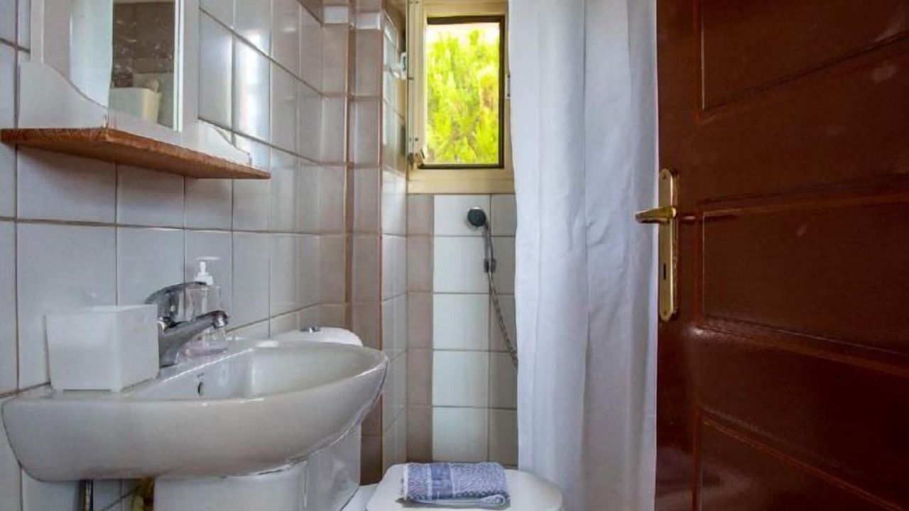 Photo of Bathroom in Skala