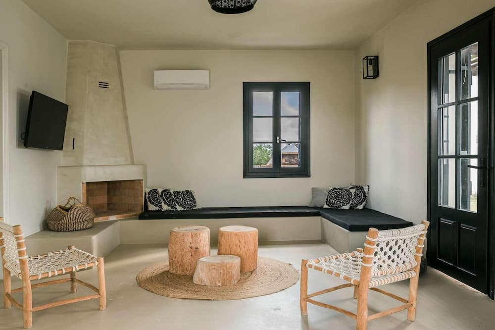 Photo of Livingroom in Kounopetra