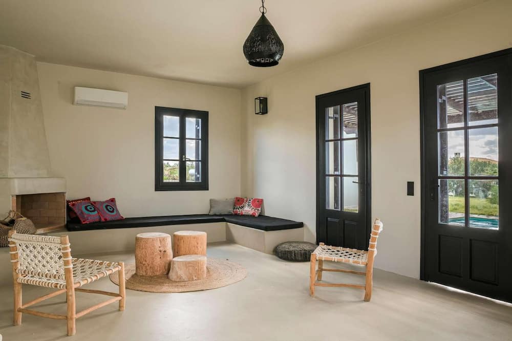 Photo of Livingroom in Kounopetra