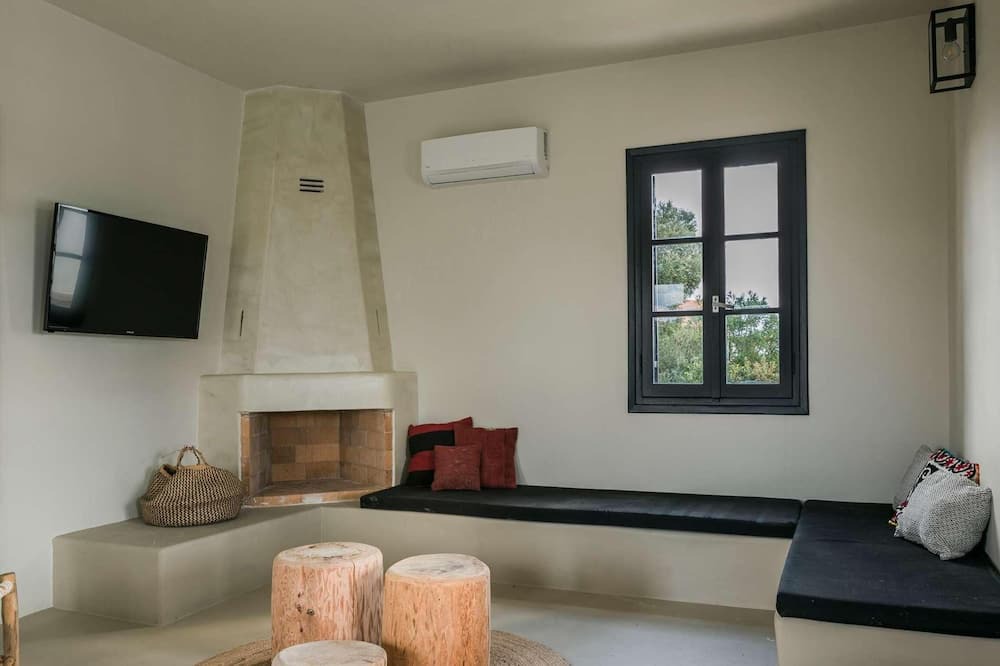 Photo of Livingroom in Kounopetra
