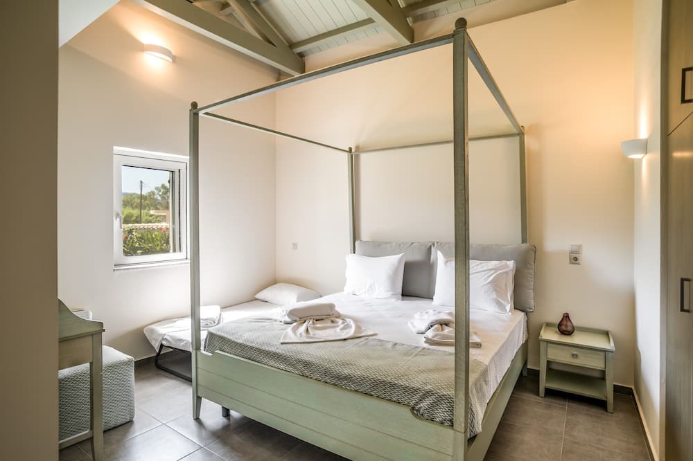Photo of Bedroom in Messonghi