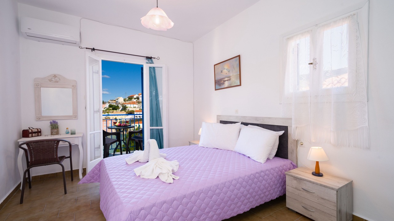 Photo of Bedroom in Frourion