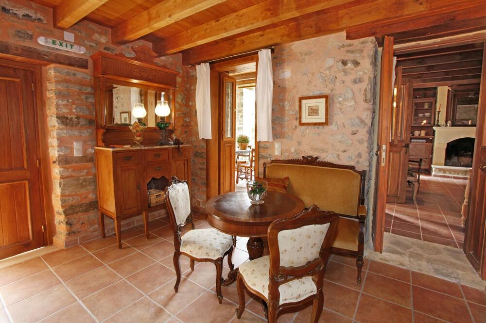 Photo of Livingroom in Anatoli