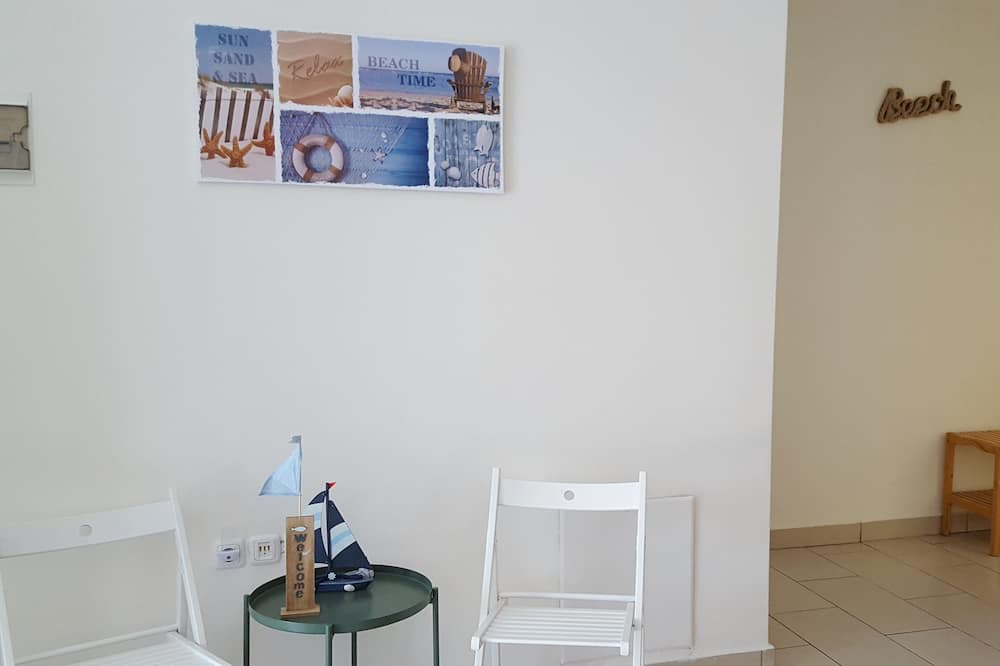 Photo of Livingroom in Skala Neon Kidonion