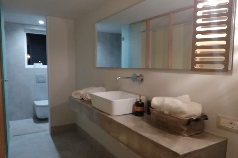 Photo of Bathroom in Mochos