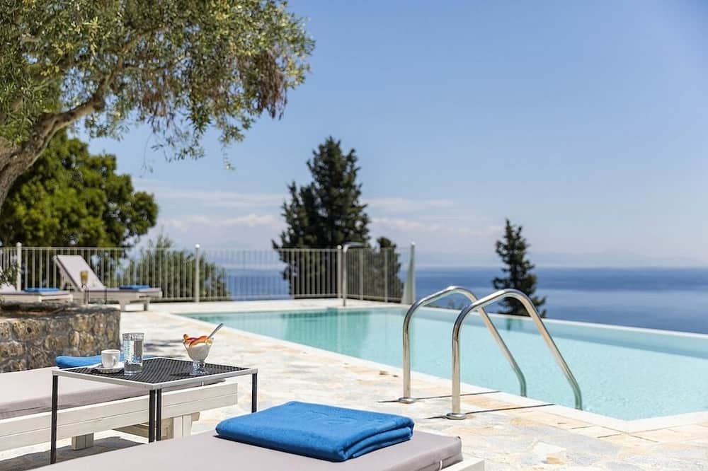 Photo of Outdoor in Perama