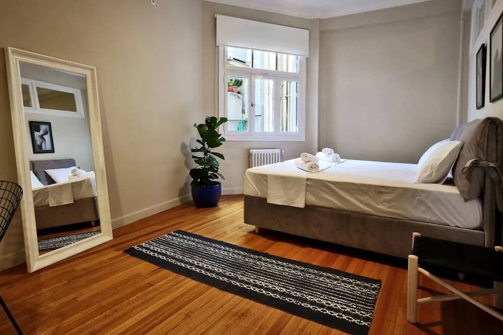 Photo of Bedroom in Exarhia