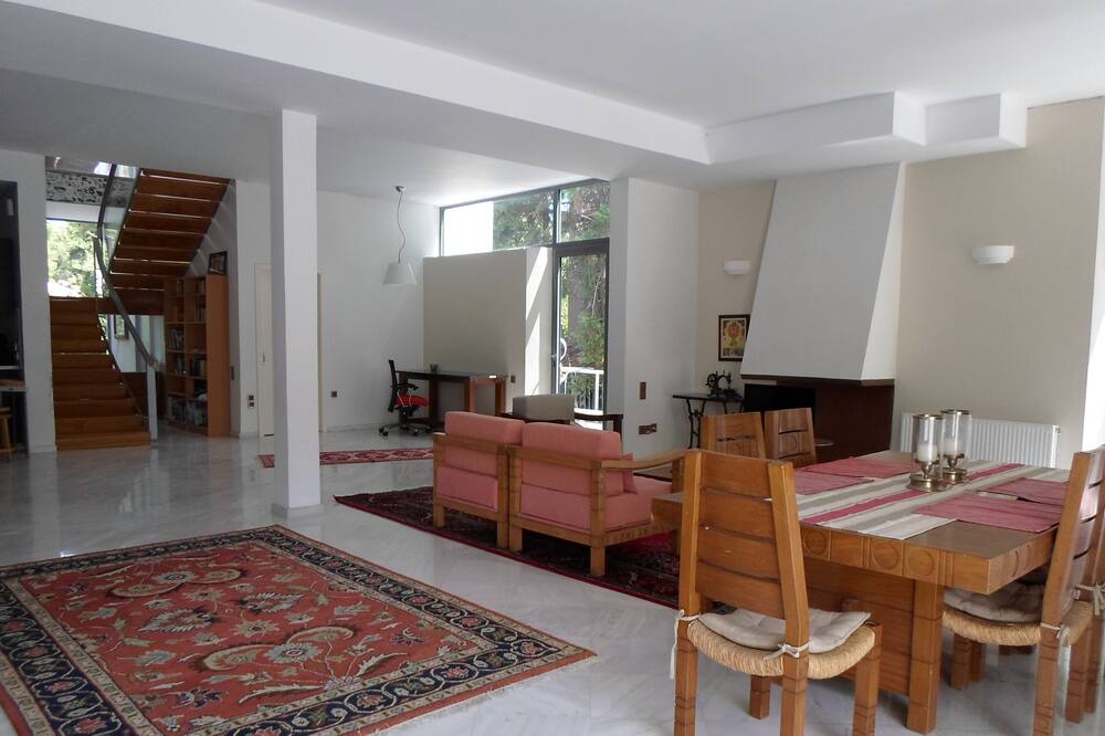 Photo of Livingroom in Ekali