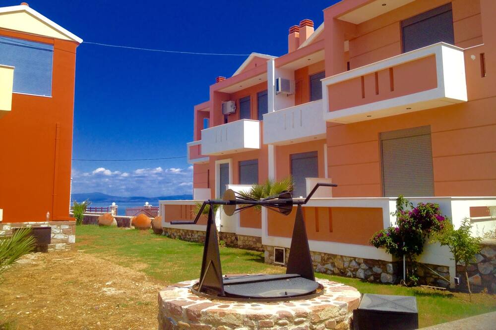Photo of Outdoor in Skala Neon Kidonion