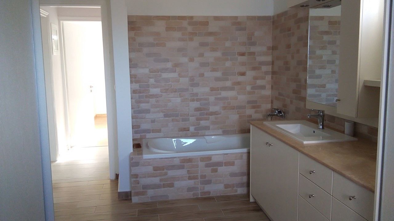 Photo of Bathroom in Drakoneri