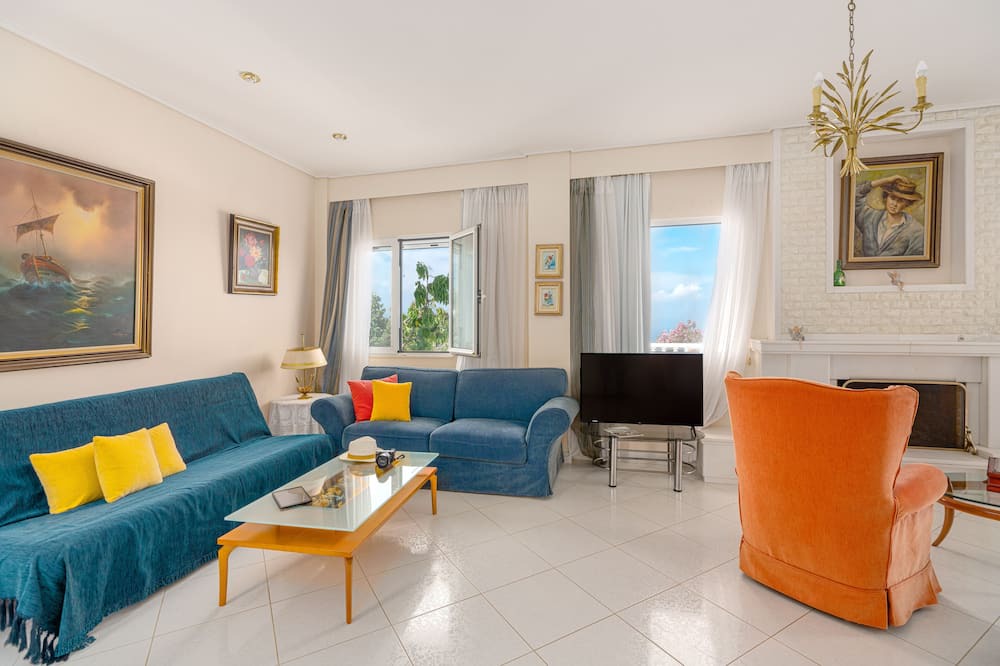 Photo of Bedroom in Kato Diminio