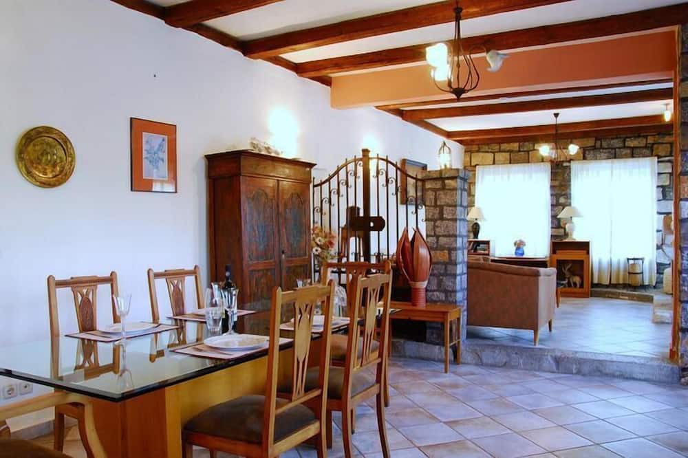 Photo of Bedroom in Prina