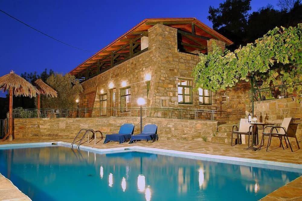 Photo of Outdoor in Prina