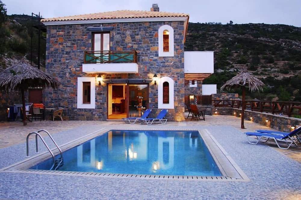 Photo of Outdoor in Prina