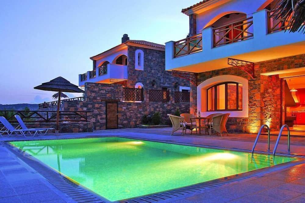 Photo of Outdoor in Prina