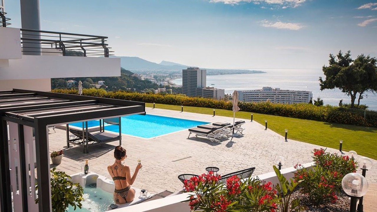 Photo of Outdoor in Ixia